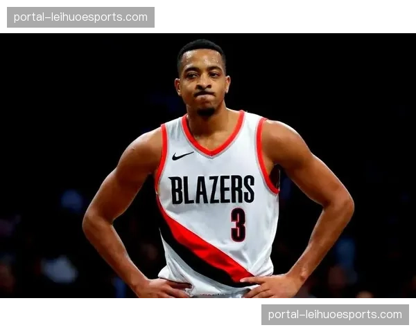 开拓者年轻球员成长缓慢 比赛经验不足导致关键时刻失误